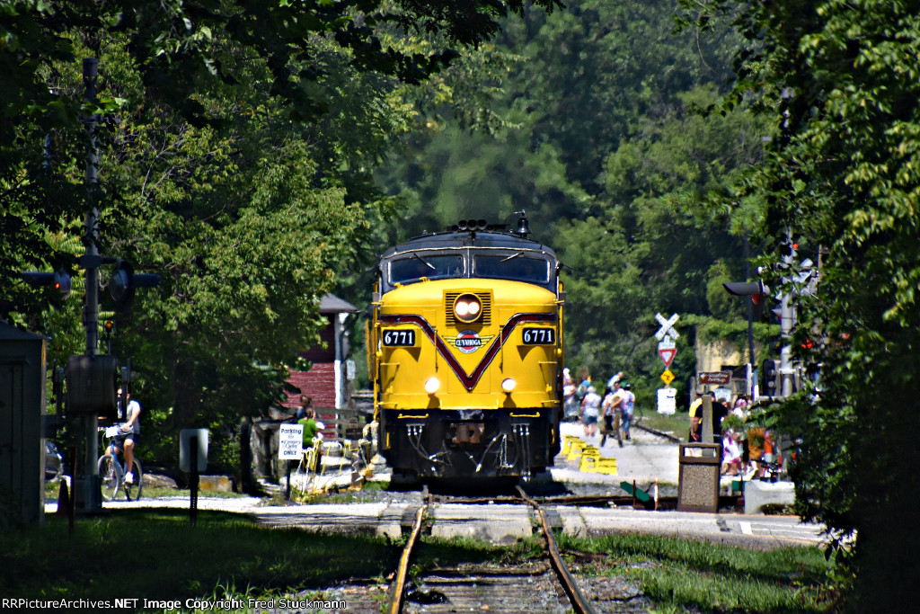 CVSR 6771 begins its pull out of town.